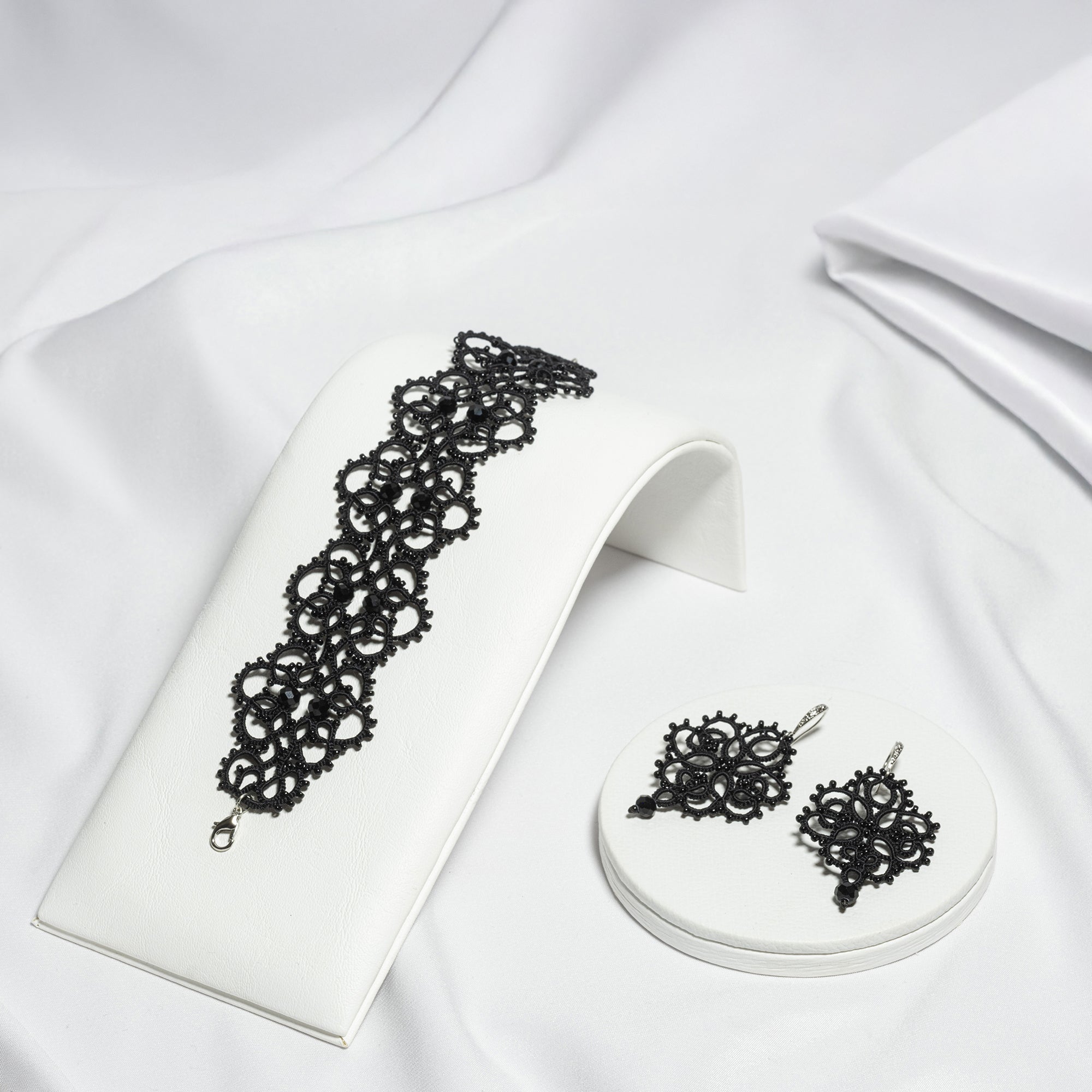 Tatting Lace Set with Bracelet